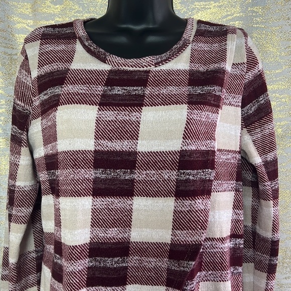 Hello Miz Plaid Overlap Sweater Knit Maternity & Nursing Top Size M - Picture 8 of 17